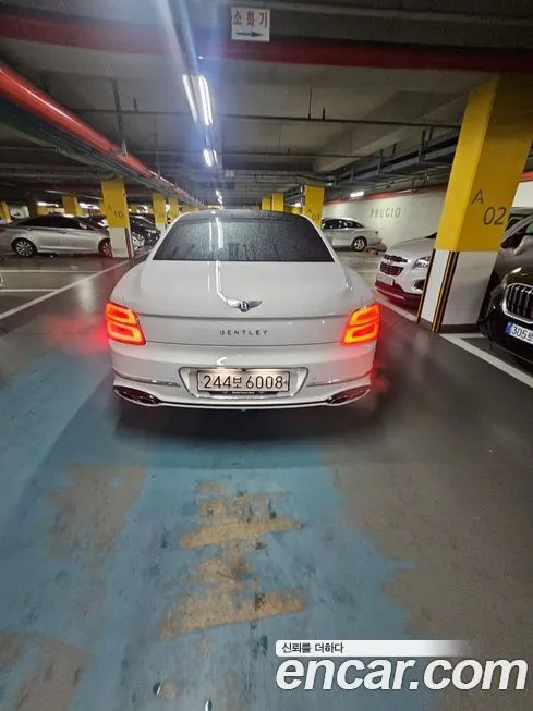 Bentley Flying Spur 2023 из KR, фото 5