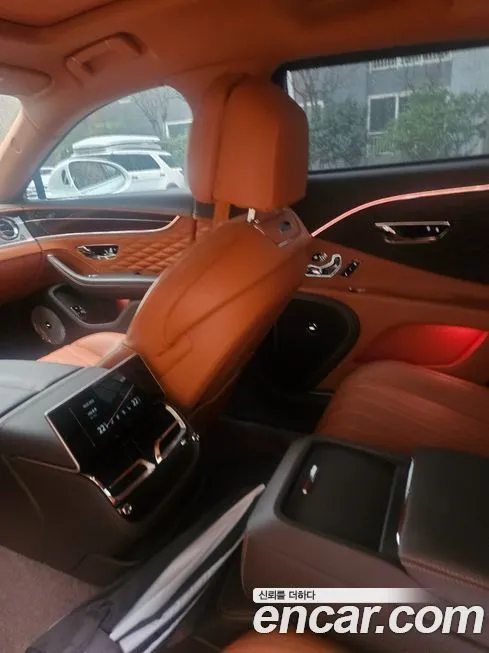 Bentley Flying Spur 2023 из KR, фото 7