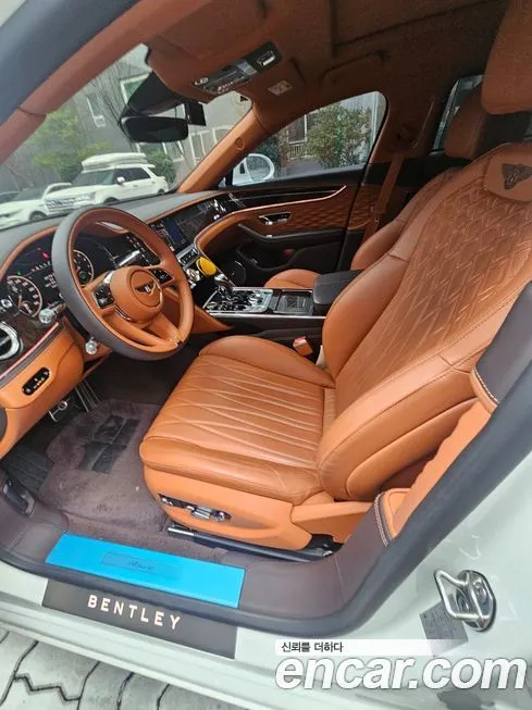 Bentley Flying Spur 2023 из KR, фото 4