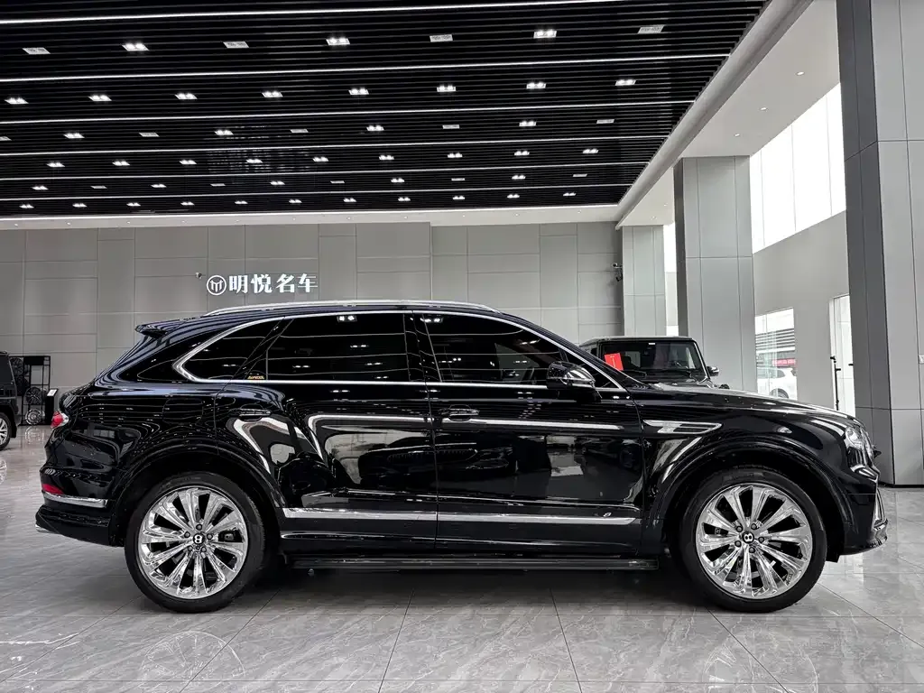 Bentley Bentayga — фото 10