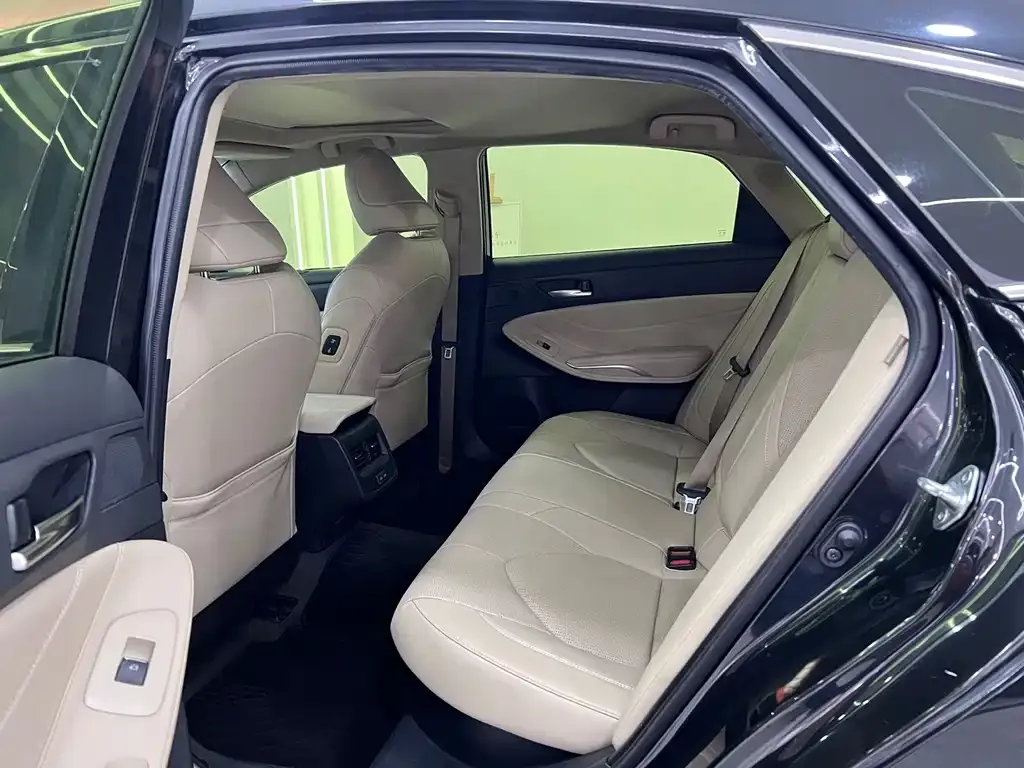 Toyota Avalon 2022 из CN, фото 8
