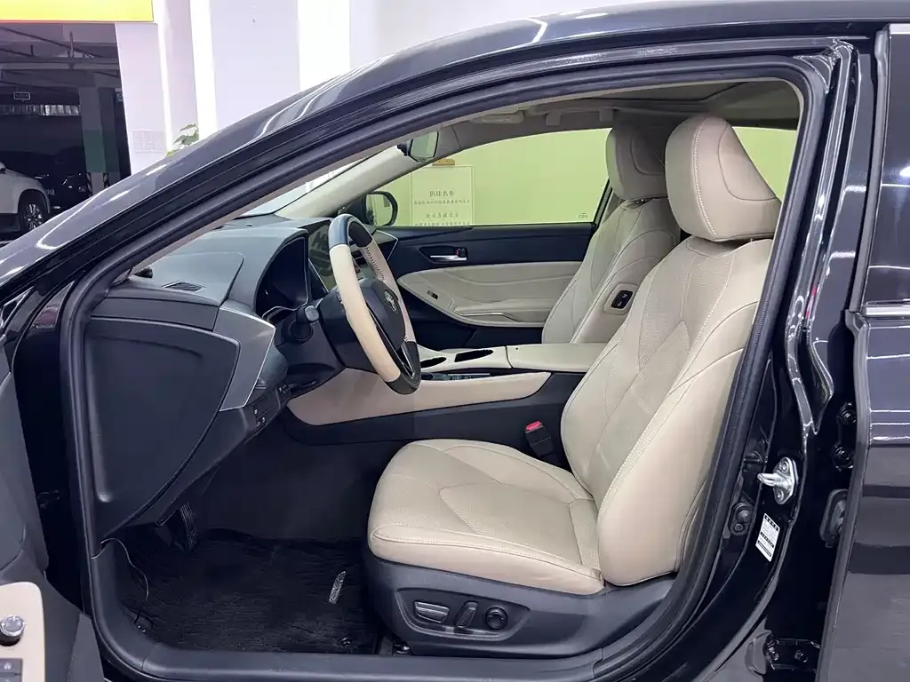 Toyota Avalon 2022 из CN, фото 7
