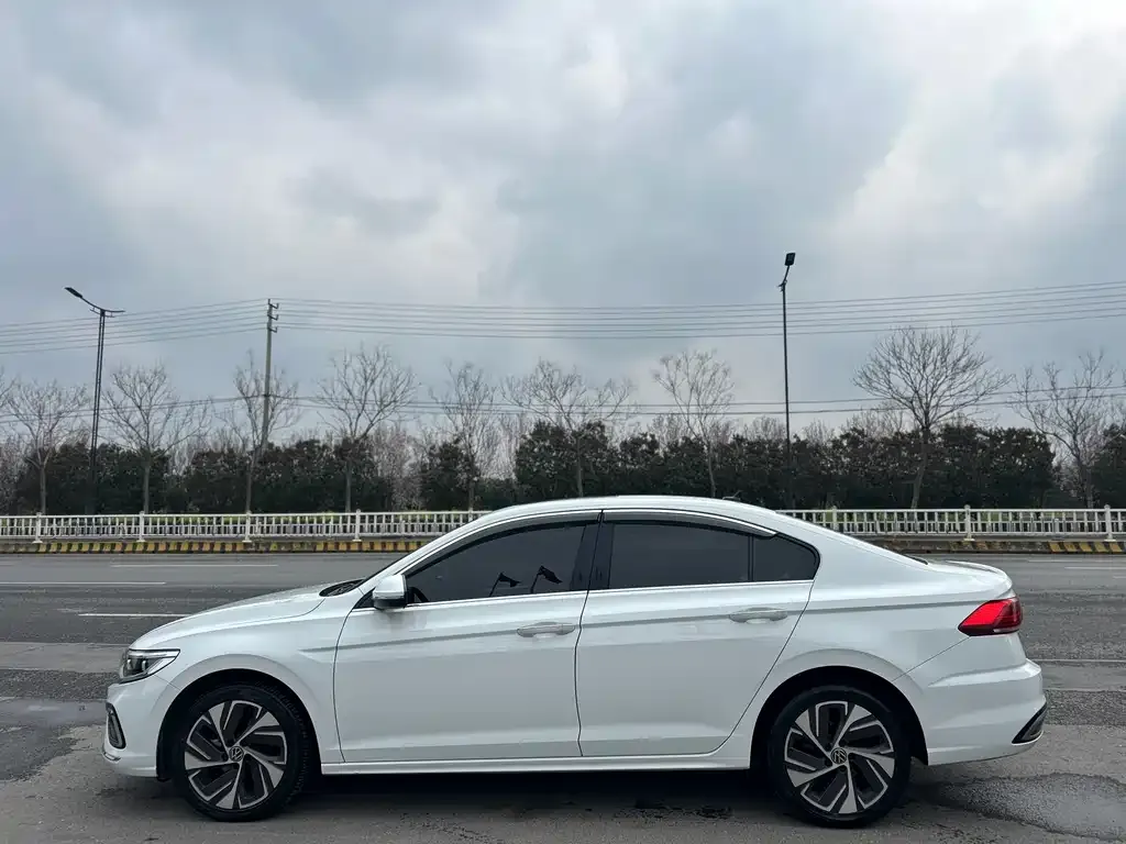 Volkswagen Bora 2022 из CN, фото 10