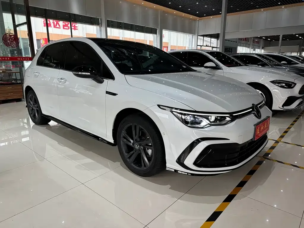 Volkswagen Golf 2024 из CN, фото 6