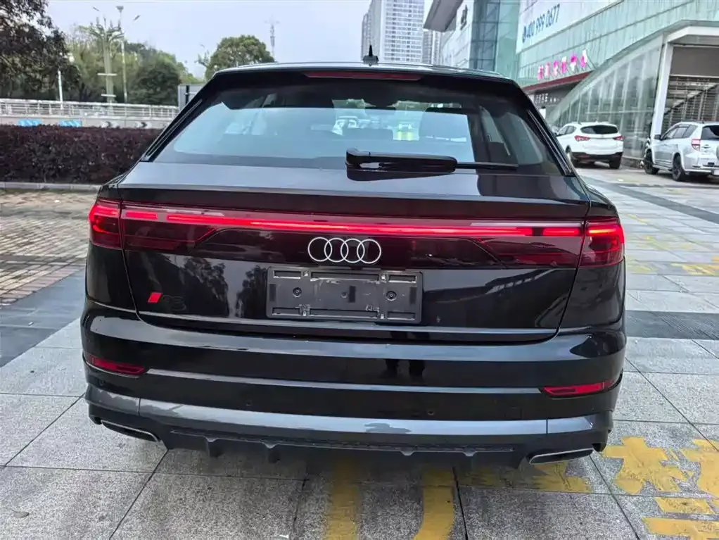 Audi Q8 2025 из CN, фото 3