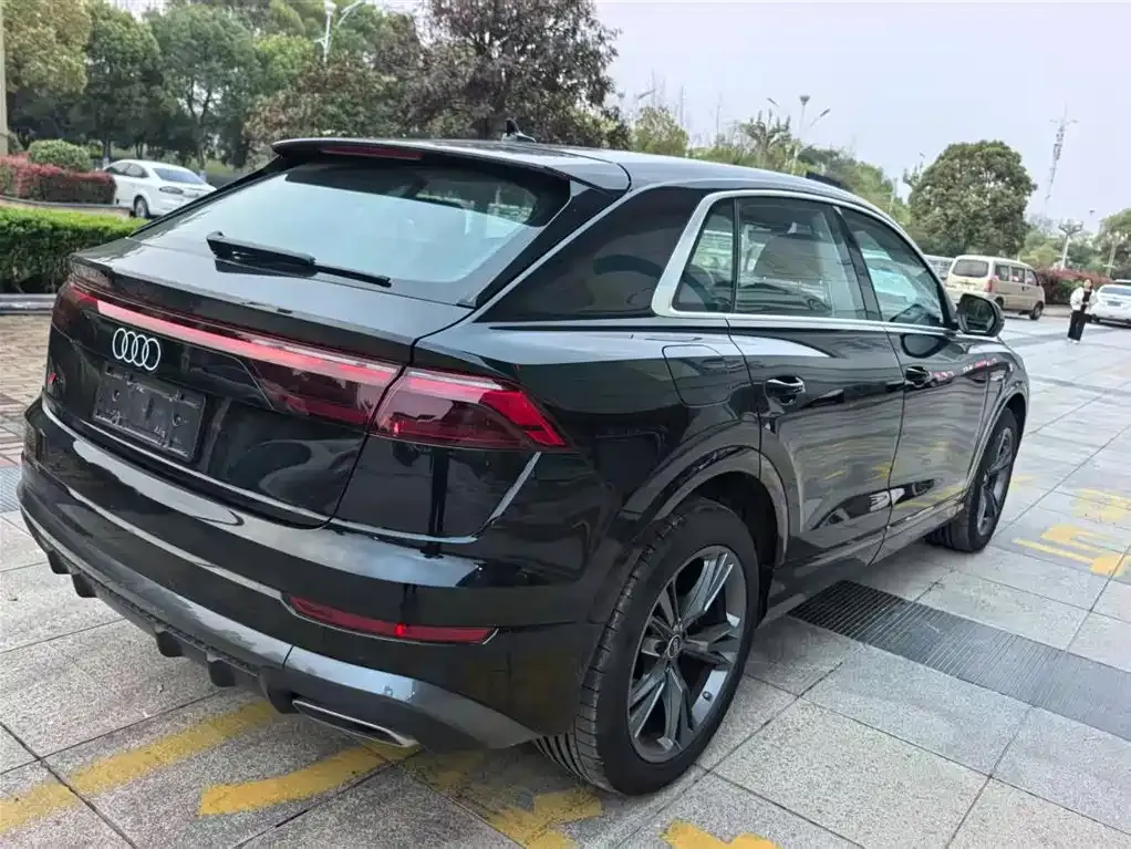 Audi Q8 2025 из CN, фото 7
