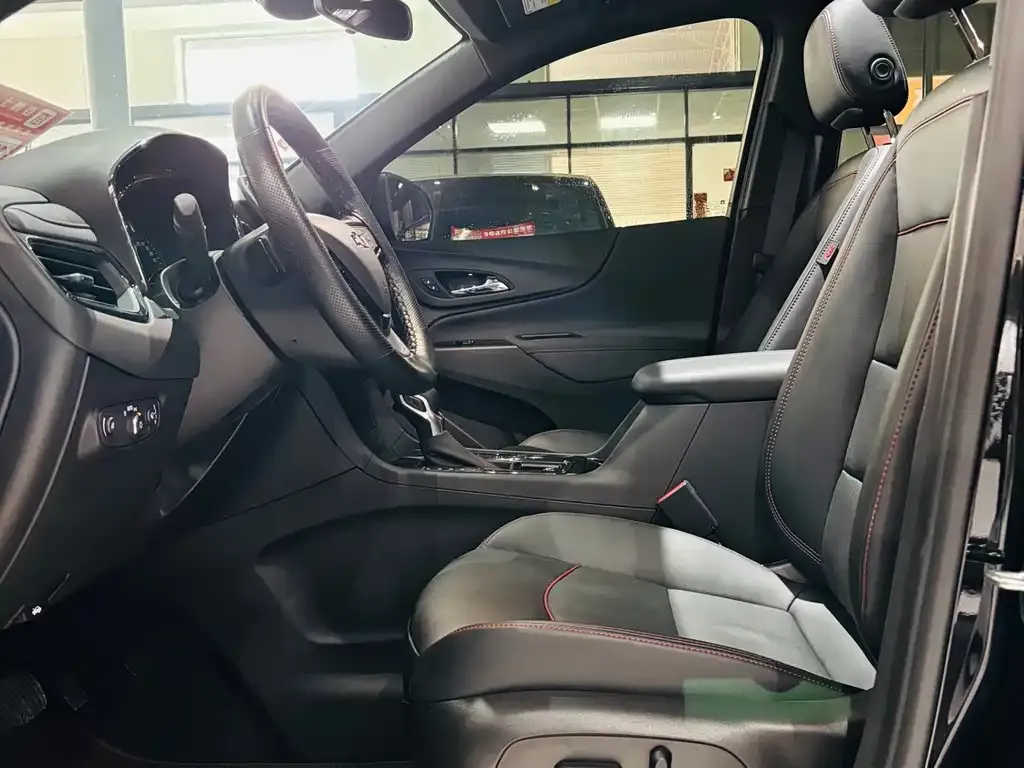 Chevrolet Equinox 2025 из CN, фото 2