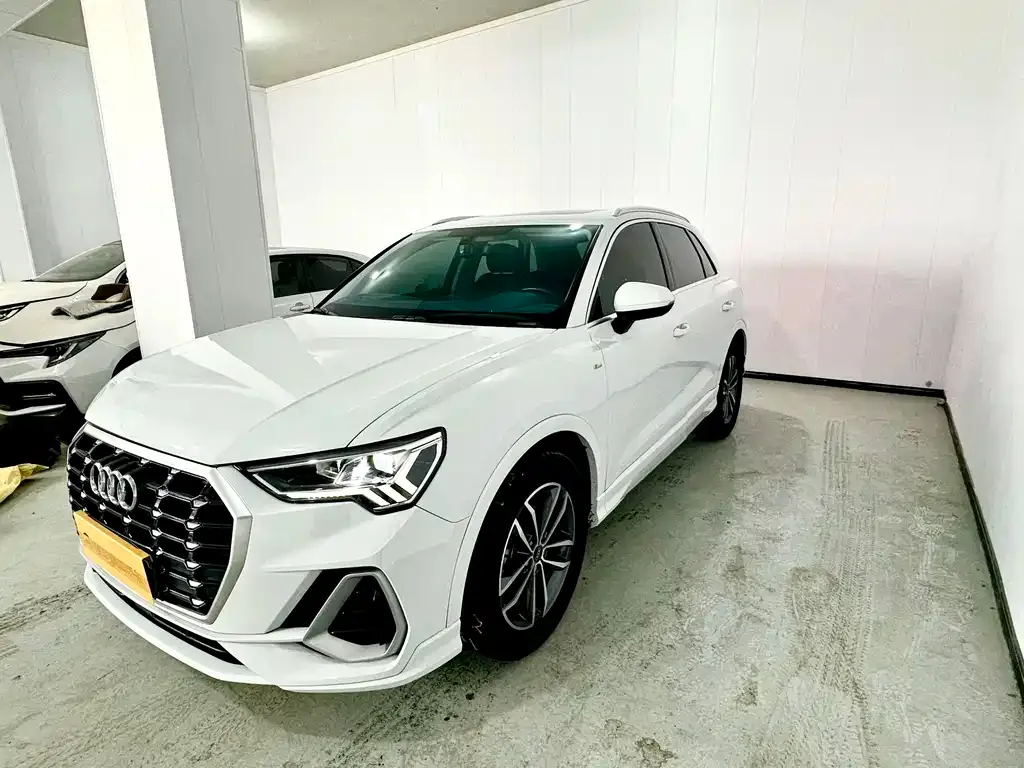 Audi Q3 2023 из CN, фото 1