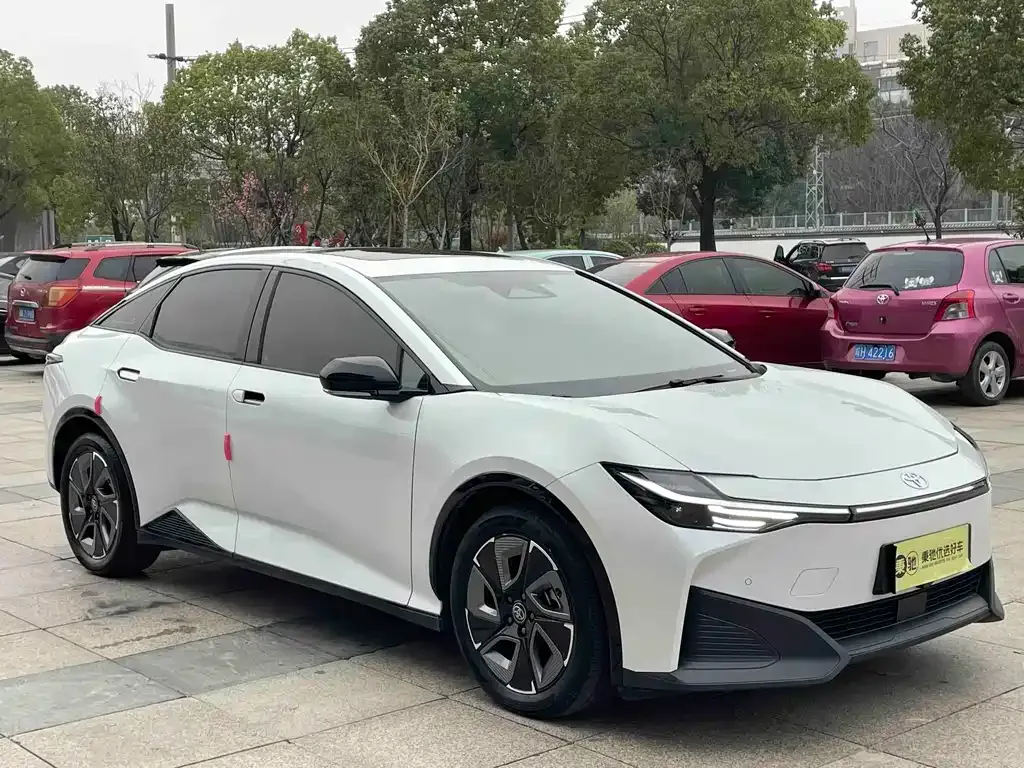 Toyota bZ3 2024 из CN, фото 7
