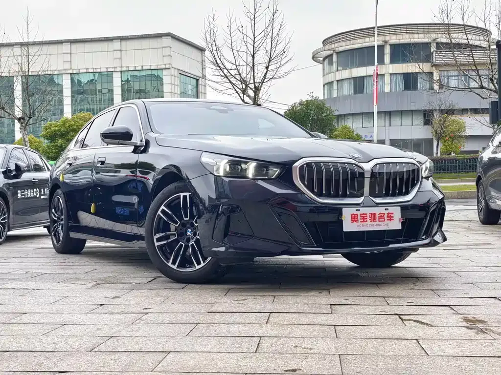 BMW 5 Series — фото 3