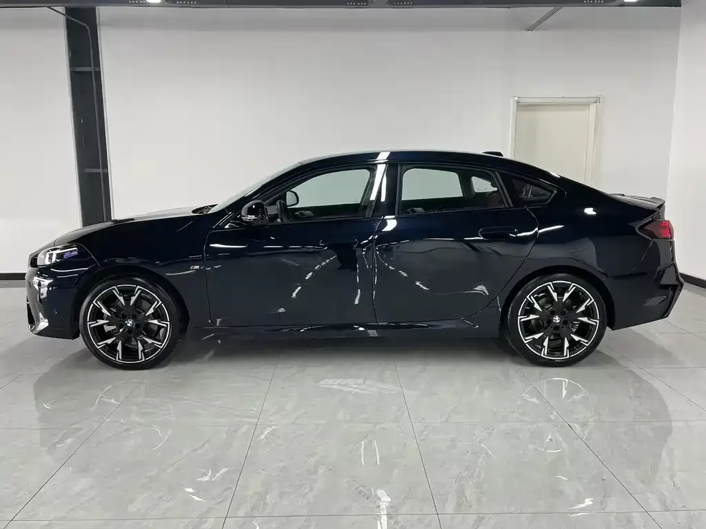 BMW 2 Series 2025 из CN, фото 6