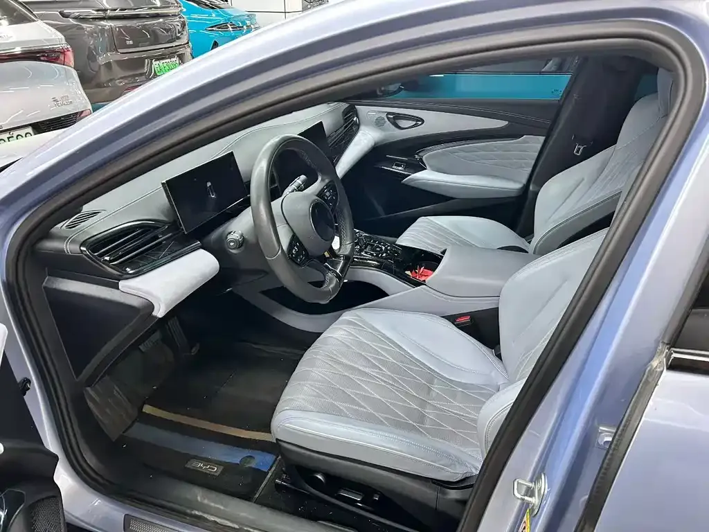 BYD Seal — фото 3