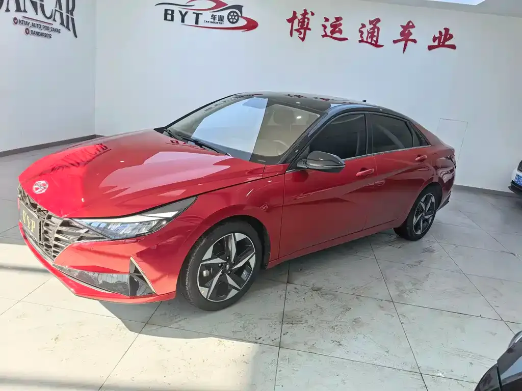 Hyundai Elantra 2023 из CN, фото 1