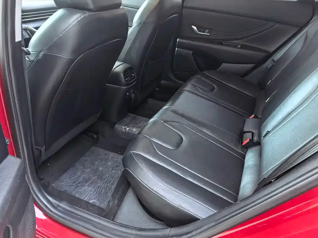 Hyundai Elantra 2023 из CN, фото 4