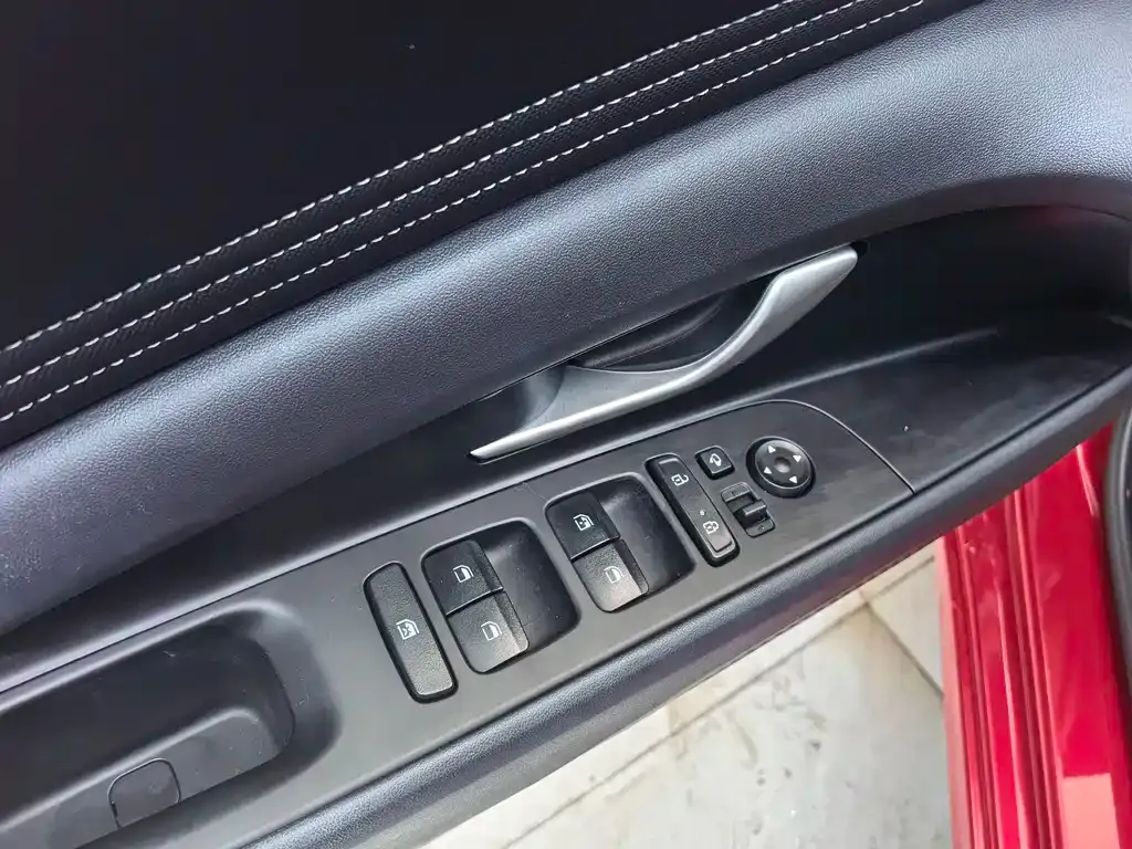 Hyundai Elantra 2023 из CN, фото 5