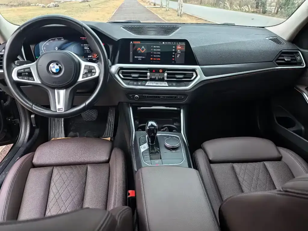 BMW 3 Series 2022 из CN, фото 2