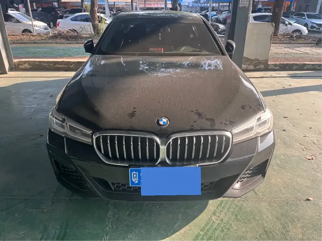 BMW 5 Series — фото 1