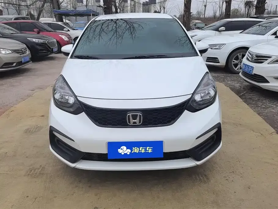 Honda Fit — фото 10
