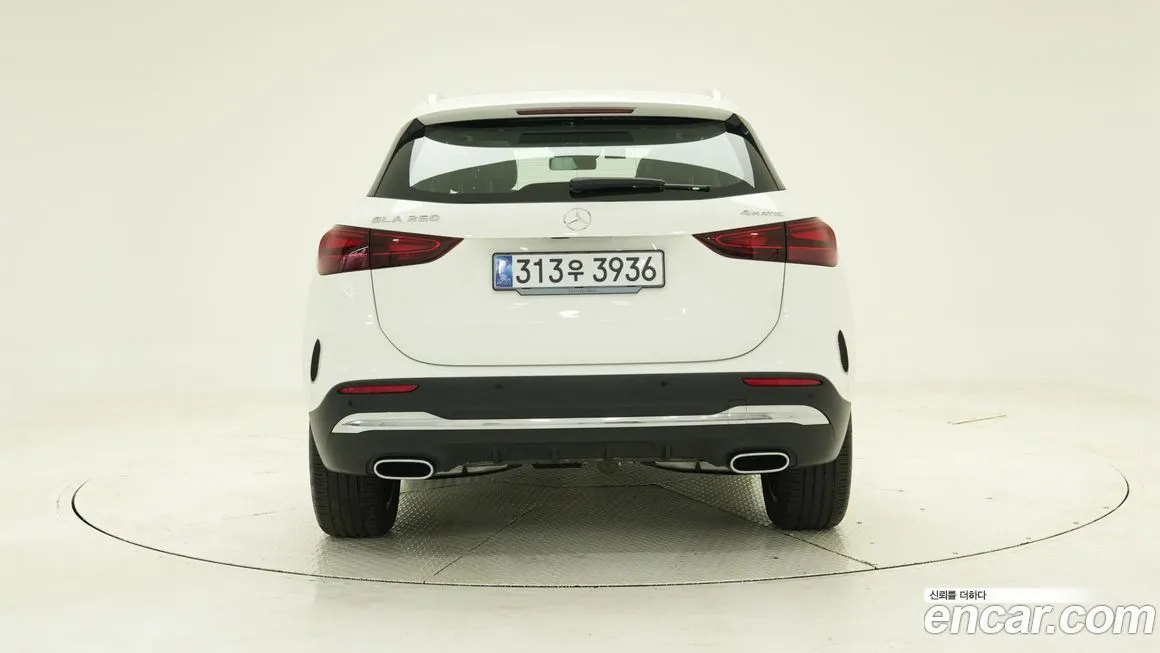 Mercedes-Benz GLA-Class — фото 6