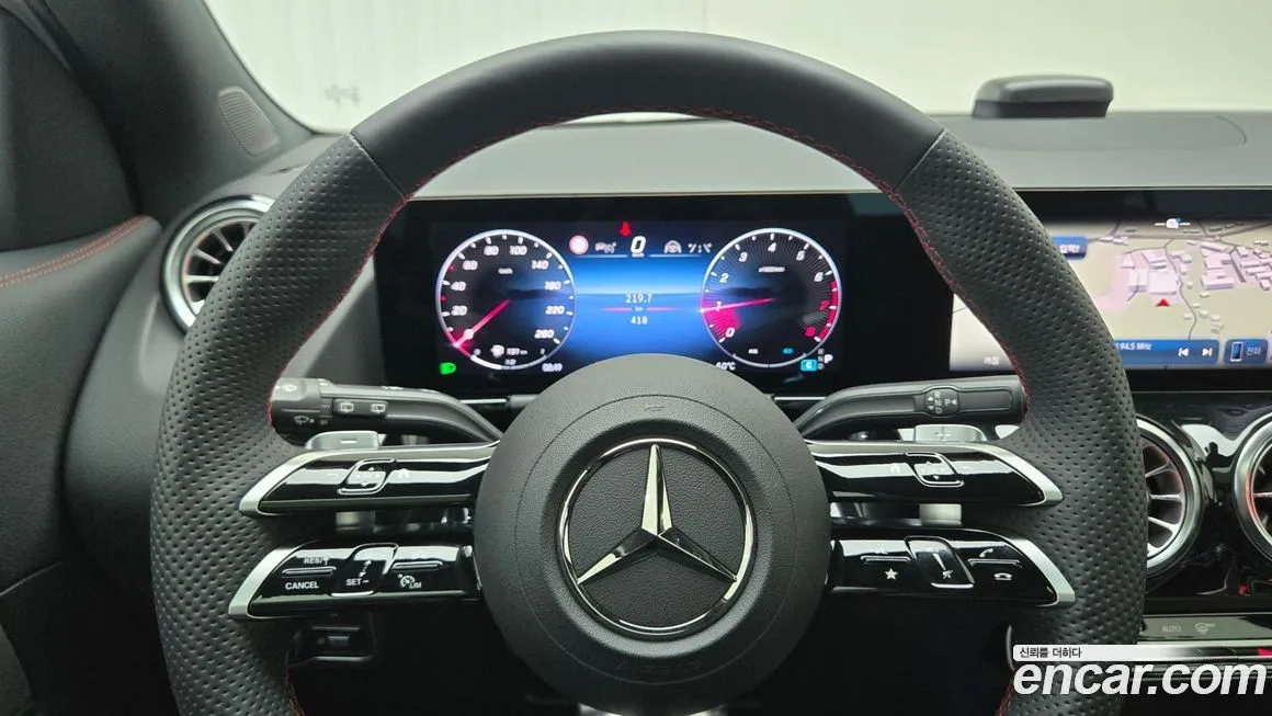 Mercedes-Benz GLA-Class — фото 10
