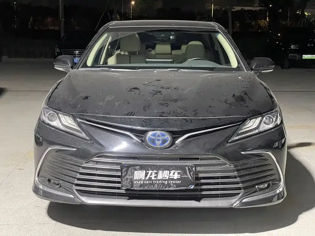 Toyota Camry — фото 4