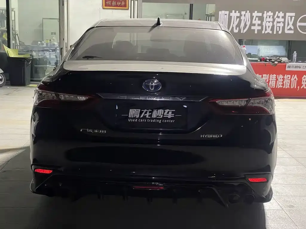 Toyota Camry — фото 5