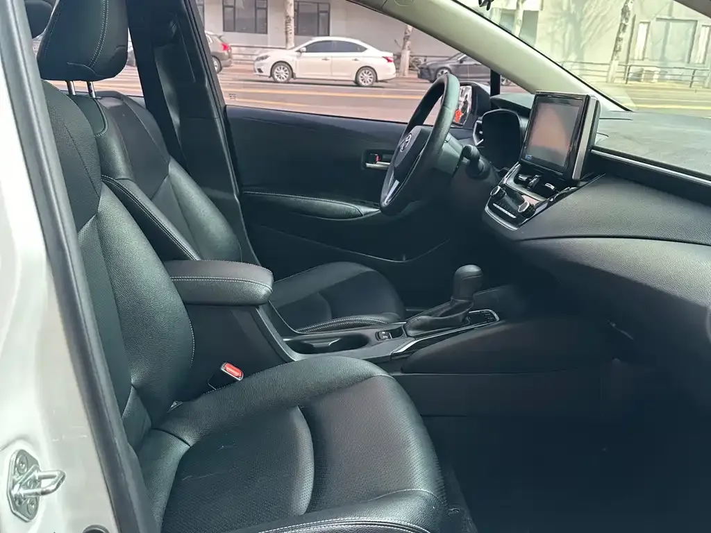 Toyota Corolla 2022 из CN, фото 2