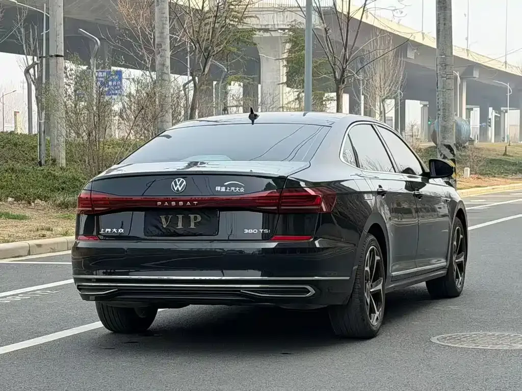 Volkswagen Passat — фото 2