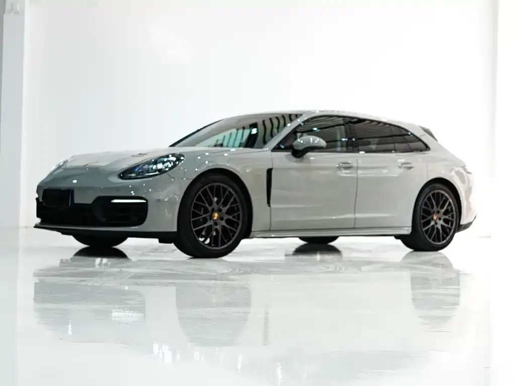 Porsche Panamera — фото 1