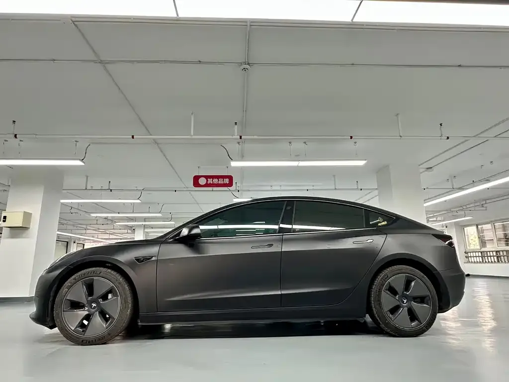 Tesla Model 3 — фото 3