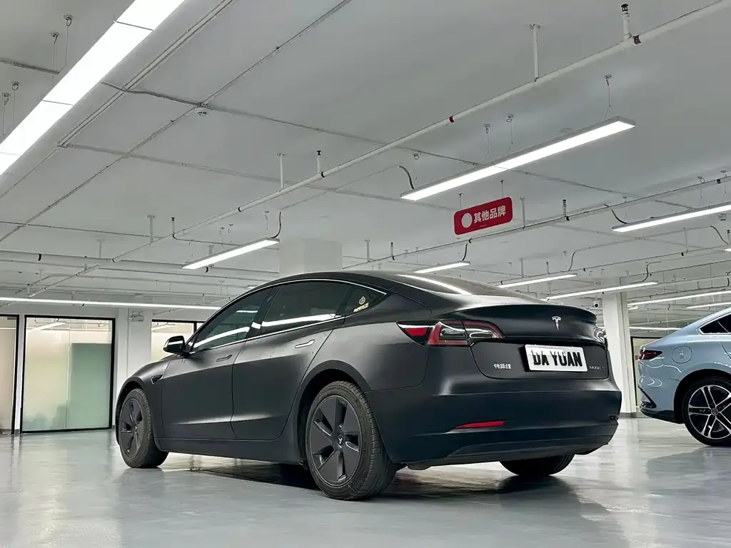 Tesla Model 3 — фото 5