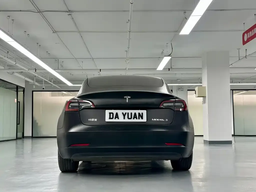 Tesla Model 3 — фото 4