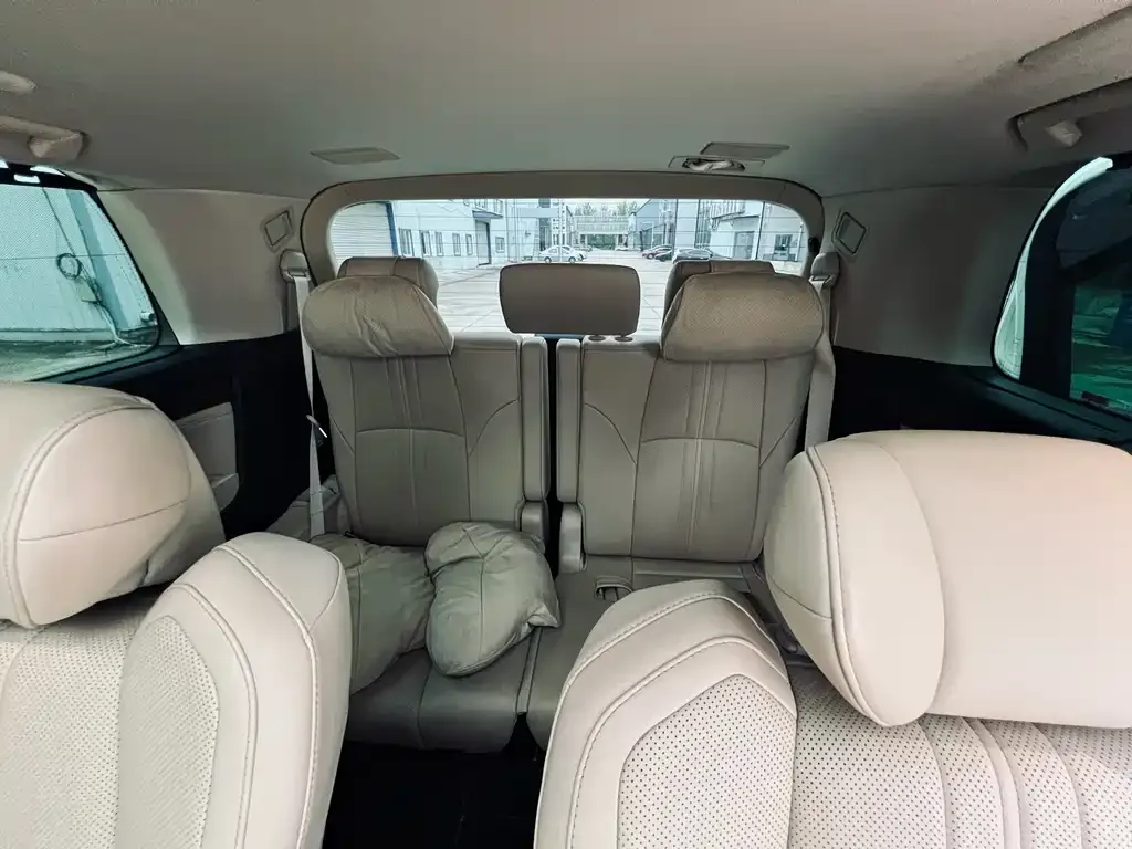 Toyota Alphard — фото 8