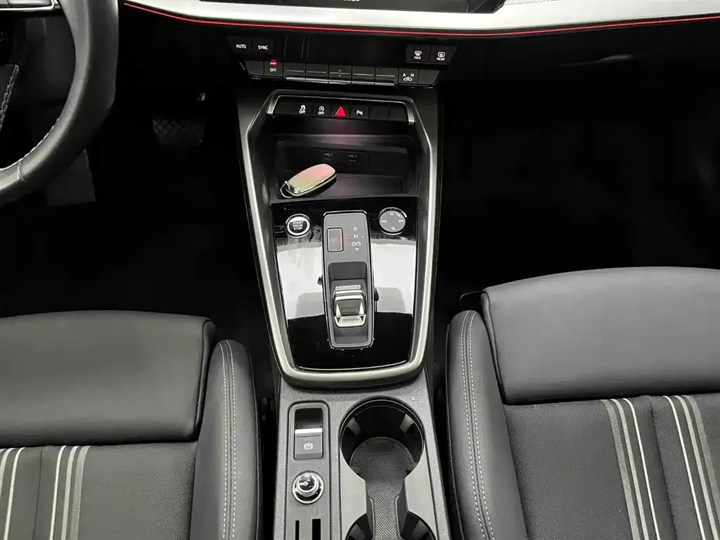 Audi A3 2024 из CN, фото 3