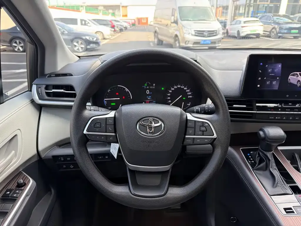 Toyota Granvia 2025 из CN, фото 6
