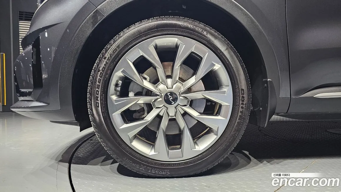 Kia Sorento — фото 7