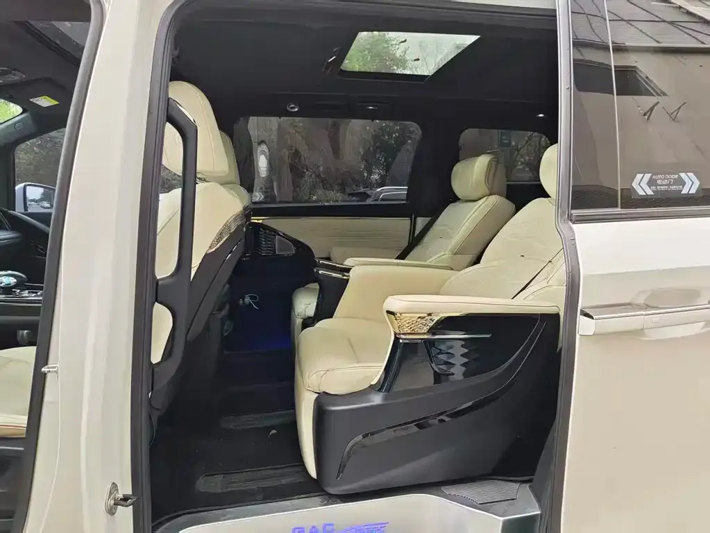 GAC Motor Trumpchi M8 — фото 9