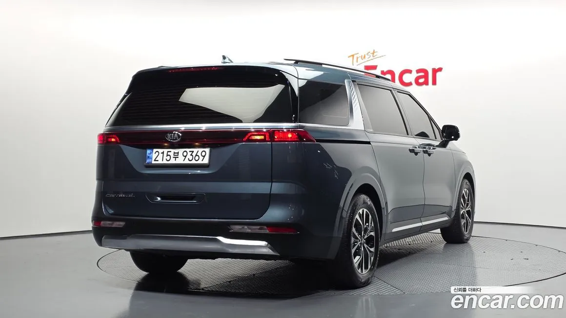 Kia Carnival — фото 2
