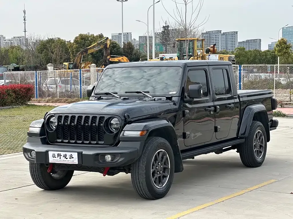 Jeep Gladiator — фото 1