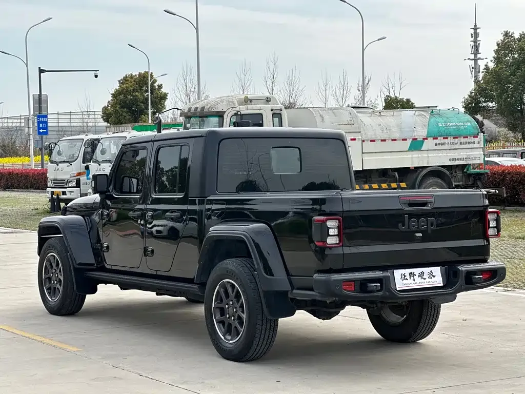 Jeep Gladiator — фото 10