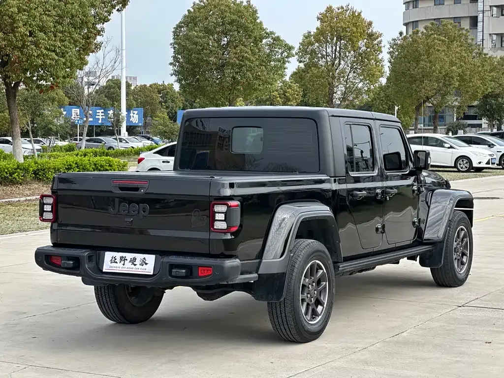 Jeep Gladiator — фото 9