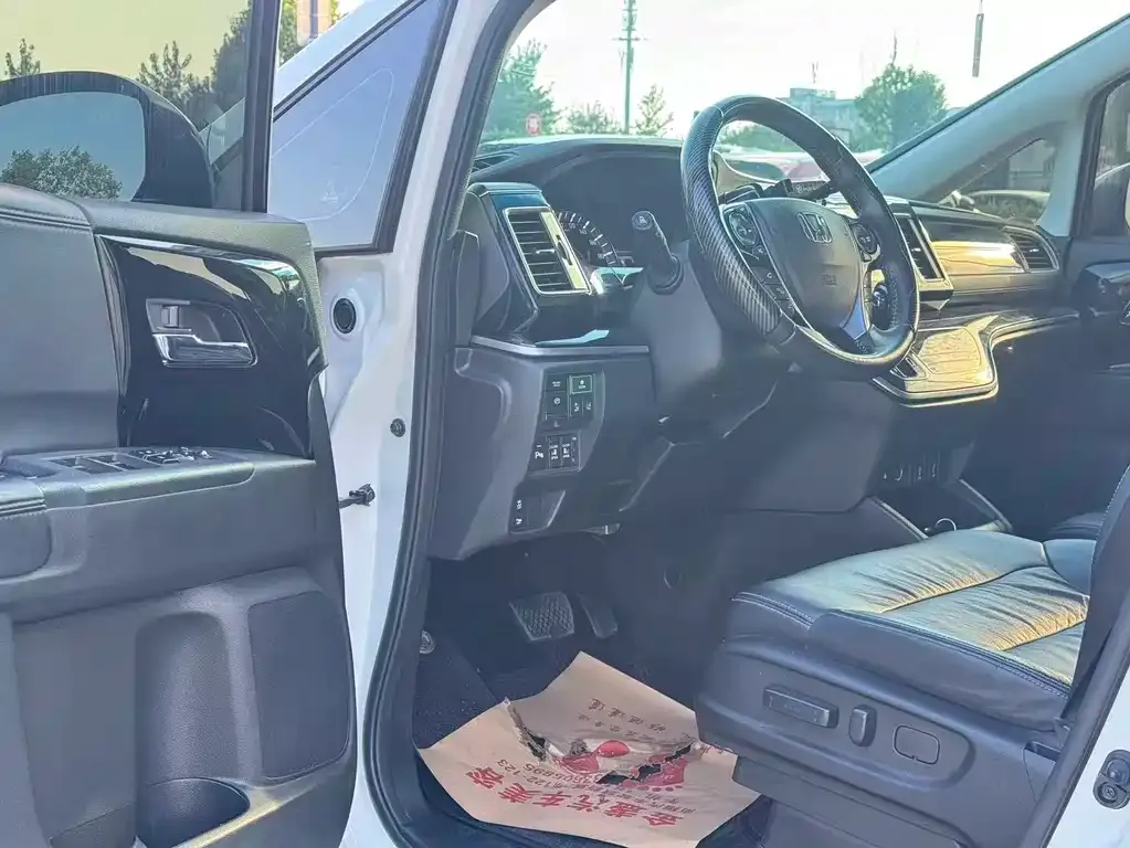 Honda Elysion 2021 из CN, фото 3