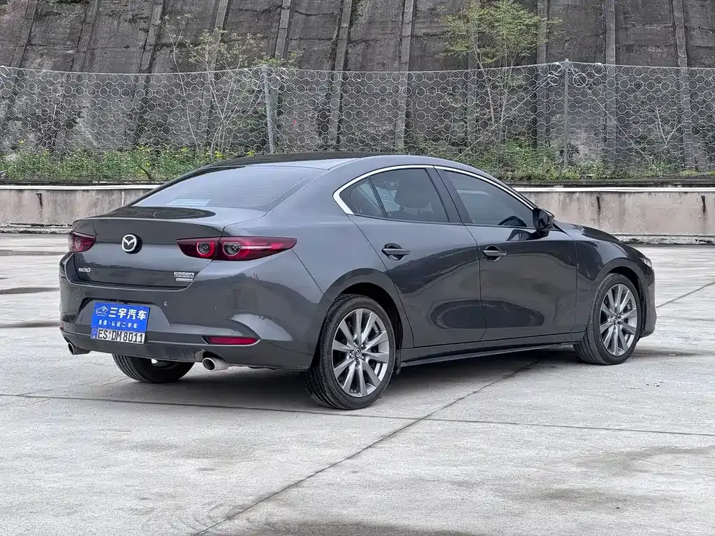 Mazda 3 Axela — фото 10