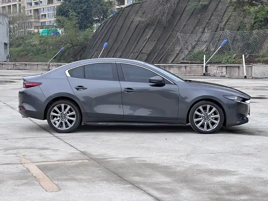Mazda 3 Axela — фото 3