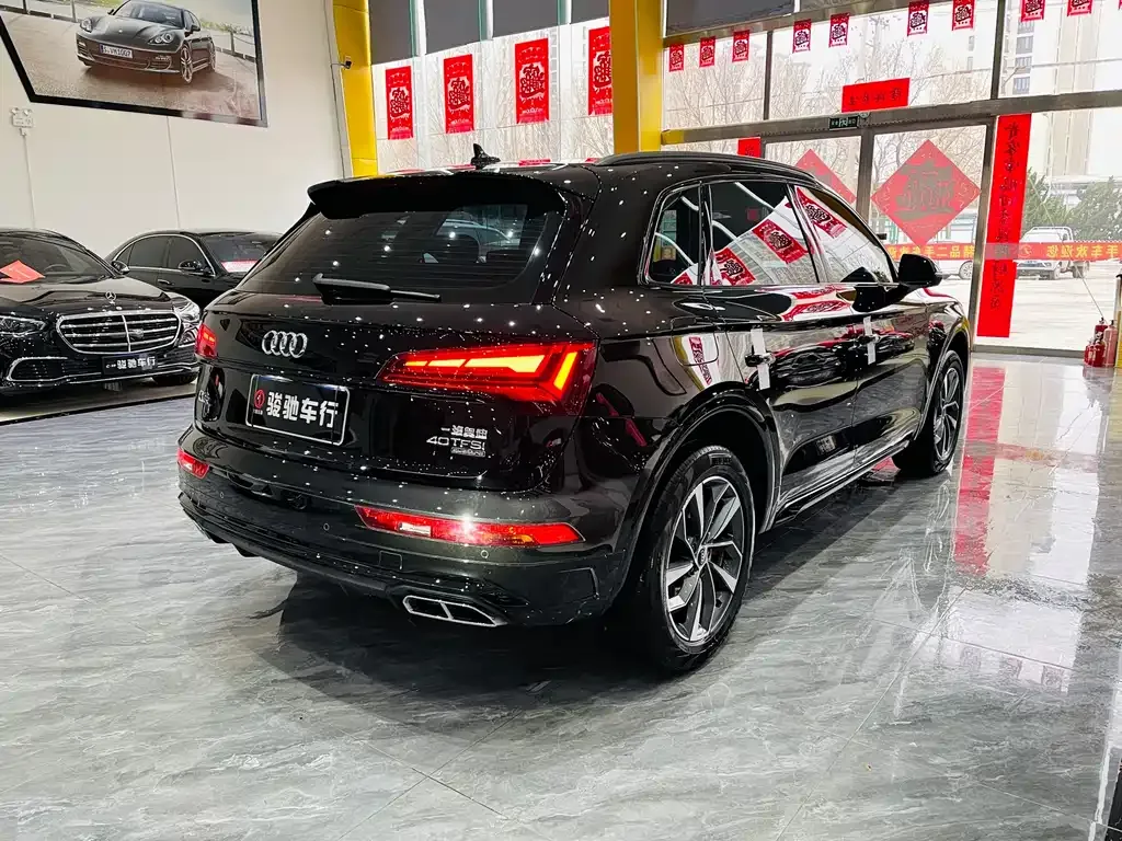 Audi Q5L — фото 2