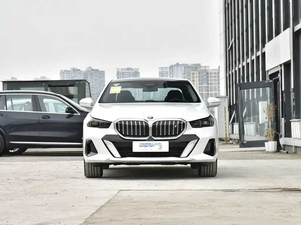 BMW i5 2025 из CN, фото 4