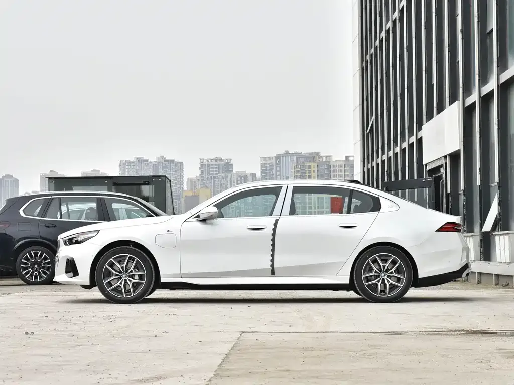 BMW i5 2025 из CN, фото 8