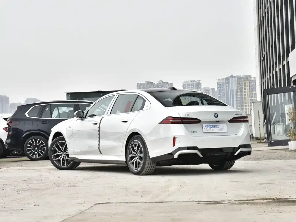 BMW i5 2025 из CN, фото 2