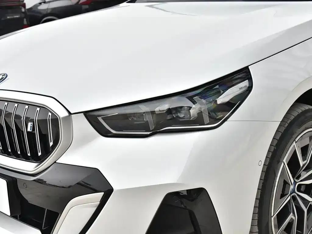 BMW i5 2025 из CN, фото 3