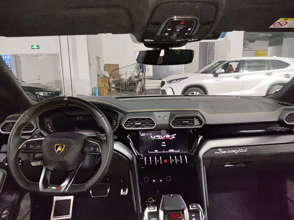 Lamborghini Urus 2023 из CN, фото 3
